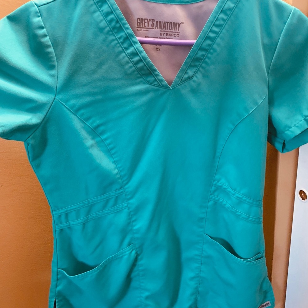 Never worn greys anatomy scrub top